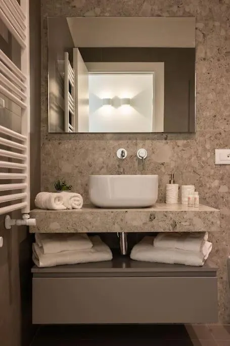 Luxury Jacuzzi Villa Nettuno Palermo 0*,  Italy