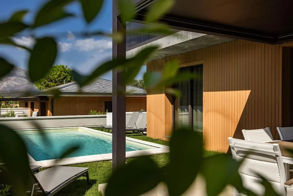 Luxury Jacuzzi Villa Nettuno Palermo 0*,